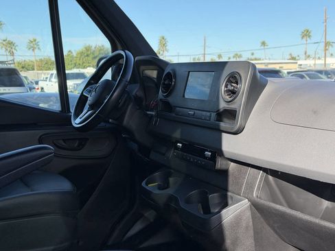 Used 2021 Mercedes-Benz Sprinter 2500 w/ Premium Package image 23