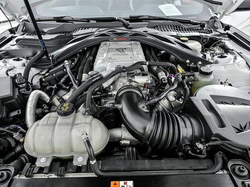 Used 2022 Ford Mustang Shelby GT500 w/ Carbon Fiber Track Pack RWD image 17