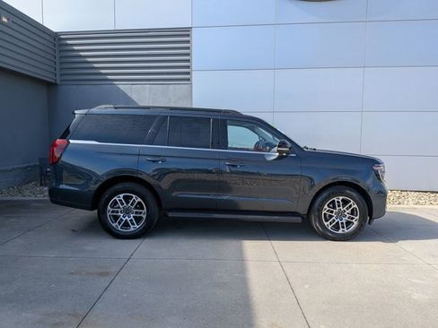 Certified 2025 Ford Expedition Active image 3