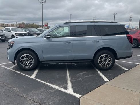 New 2025 Ford Expedition Active image 3