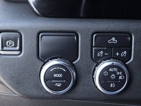 Used 2022 GMC Sierra 1500 Elevation RWD image 18