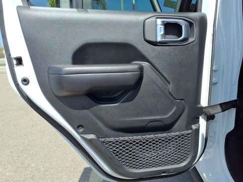 Used 2021 Jeep Wrangler Unlimited Rubicon AWD/4WD image 19