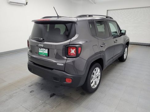 Used 2017 Jeep Renegade Latitude image 9