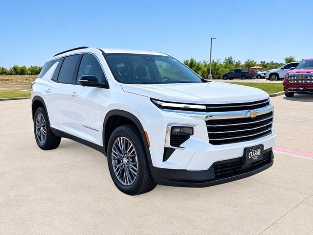 Used 2024 Chevrolet Traverse LT w/ LPO, Floor Liner Package FWD image 1