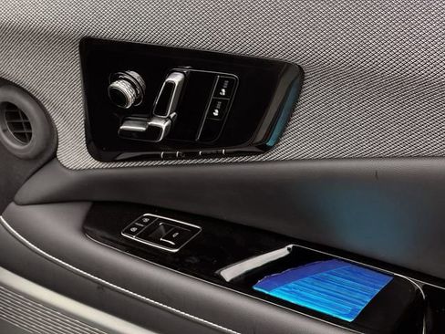 New 2026 Cadillac Optiq Luxury 1 image 22