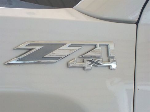 Used 2018 GMC Sierra 1500 SLT image 18