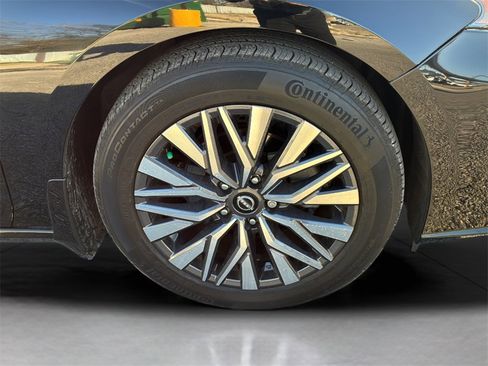 Used 2023 Nissan Altima 2.5 SV w/ SV Premium Package image 31