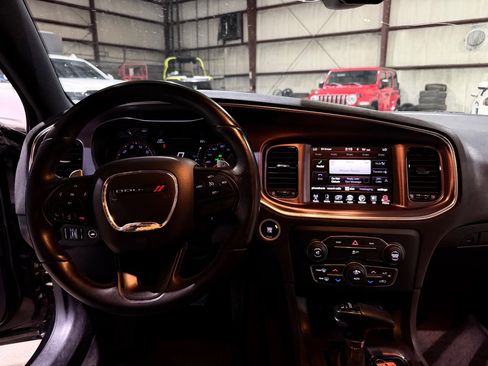 Used 2016 Dodge Charger R/T w/ Blacktop Package RWD image 29