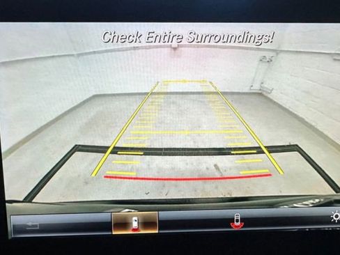 Used 2018 Mercedes-Benz GLC 300 4MATIC image 23