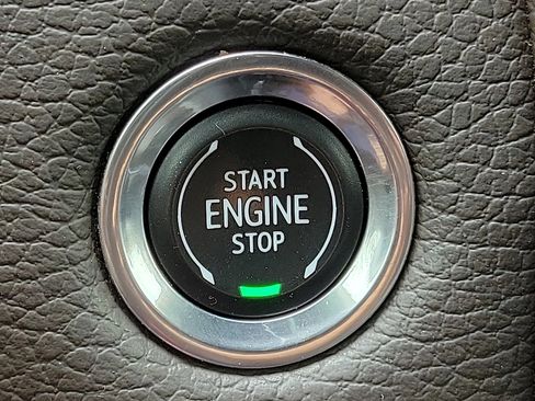 Used 2021 GMC Yukon Denali w/ Denali Premium Package AWD/4WD image 17
