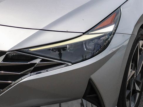 Used 2021 Hyundai Elantra Limited w/ Cargo Package FWD image 2