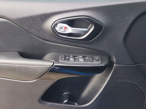 Used 2023 Jeep Cherokee Altitude Lux image 24