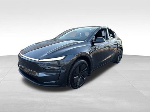 Used 2026 Tesla Model Y Long Range image 2