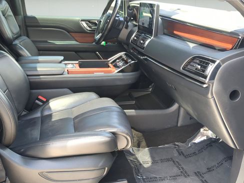 Used 2023 Lincoln Navigator Reserve AWD/4WD image 23