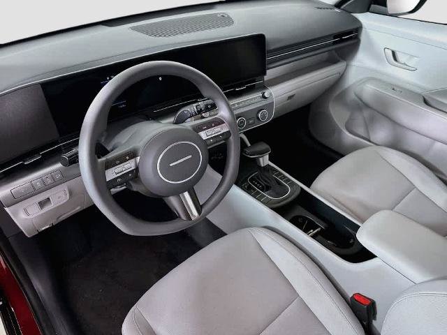 Used 2025 Hyundai Kona SE AWD/4WD image 2