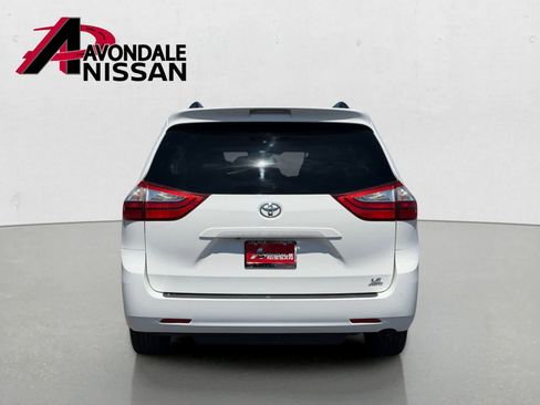 Used 2017 Toyota Sienna LE AWD/4WD image 5