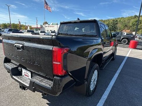 New 2025 Toyota Tacoma SR5 image 7