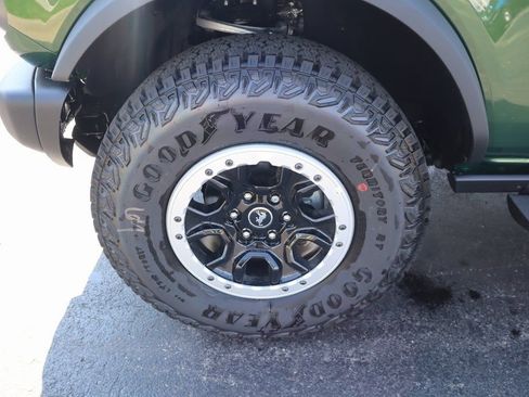 New 2025 Ford Bronco Badlands image 19