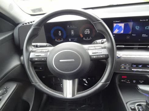Used 2024 Hyundai Kona SEL AWD/4WD image 12