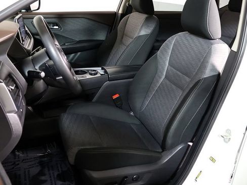 Used 2023 Nissan Rogue SV AWD/4WD image 4