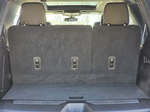 Used 2021 Chevrolet Tahoe Z71 w/ Luxury Package image 10