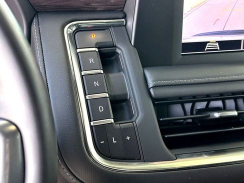 Used 2023 Chevrolet Tahoe LS RWD image 17
