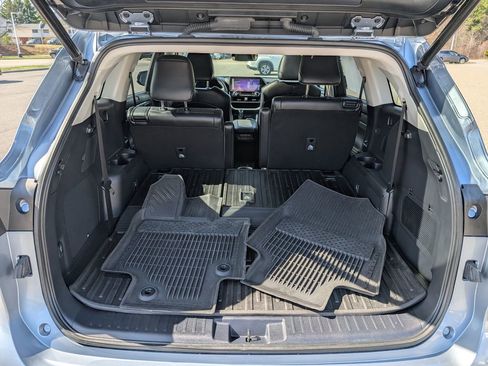 Used 2023 Toyota Highlander Limited image 13