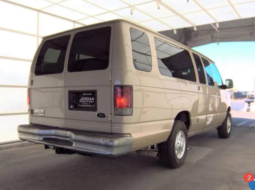 Used 2007 Ford E-350 and Econoline 350 XL RWD image 2