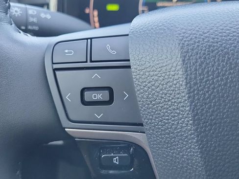 Used 2025 Toyota Camry LE w/ Convenience Package FWD image 19
