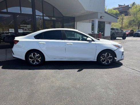 Used 2019 Kia Forte LXS FWD image 3