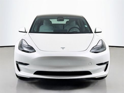 Used 2022 Tesla Model 3 image 2