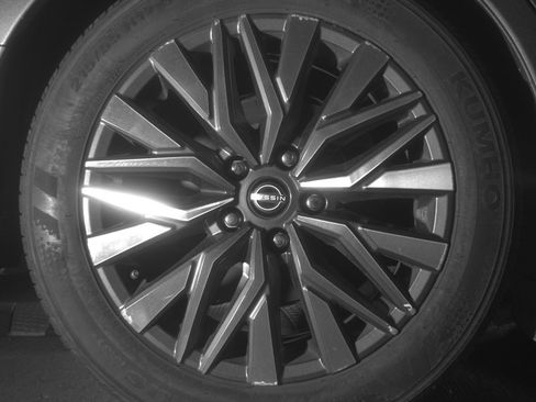 Used 2025 Nissan Altima 2.5 SV image 15