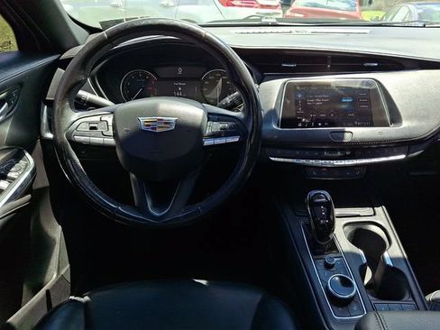 Used 2020 Cadillac XT4 Premium Luxury w/ Cold Weather Package FWD image 11