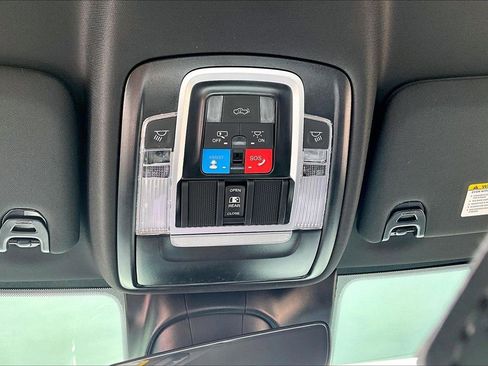 Used 2026 RAM 3500 Laramie AWD/4WD image 17