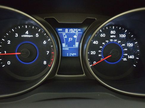 Used 2014 Hyundai Veloster w/ Style Package 02 image 17