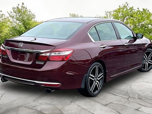 Used 2017 Honda Accord Sport Special Edition image 2