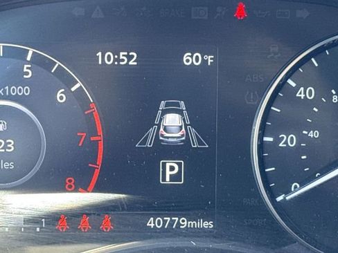 Used 2023 Nissan Kicks SR w/ SR Premium Package FWD image 15