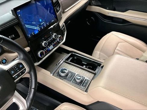 Used 2024 Ford Expedition Max Limited image 17