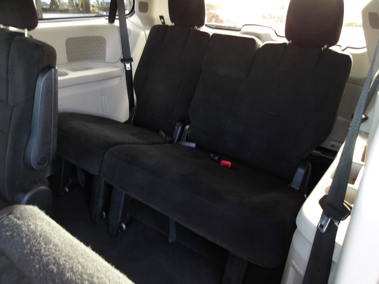 Used 2012 Dodge Grand Caravan SXT FWD image 11