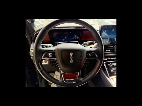 Used 2024 Lincoln Navigator Reserve AWD/4WD image 29