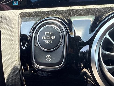 Used 2025 Mercedes-Benz CLA 250 image 26