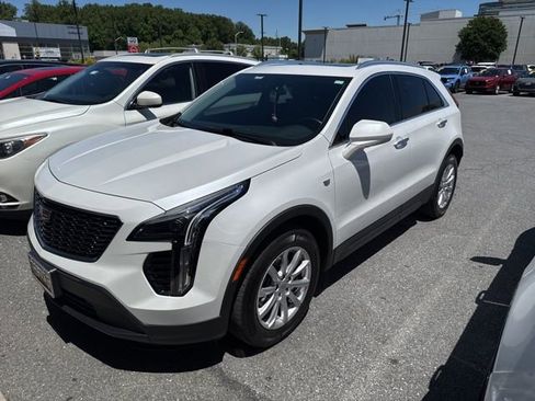 Used 2023 Cadillac XT4 Luxury w/ Cold Weather Package AWD/4WD image 1