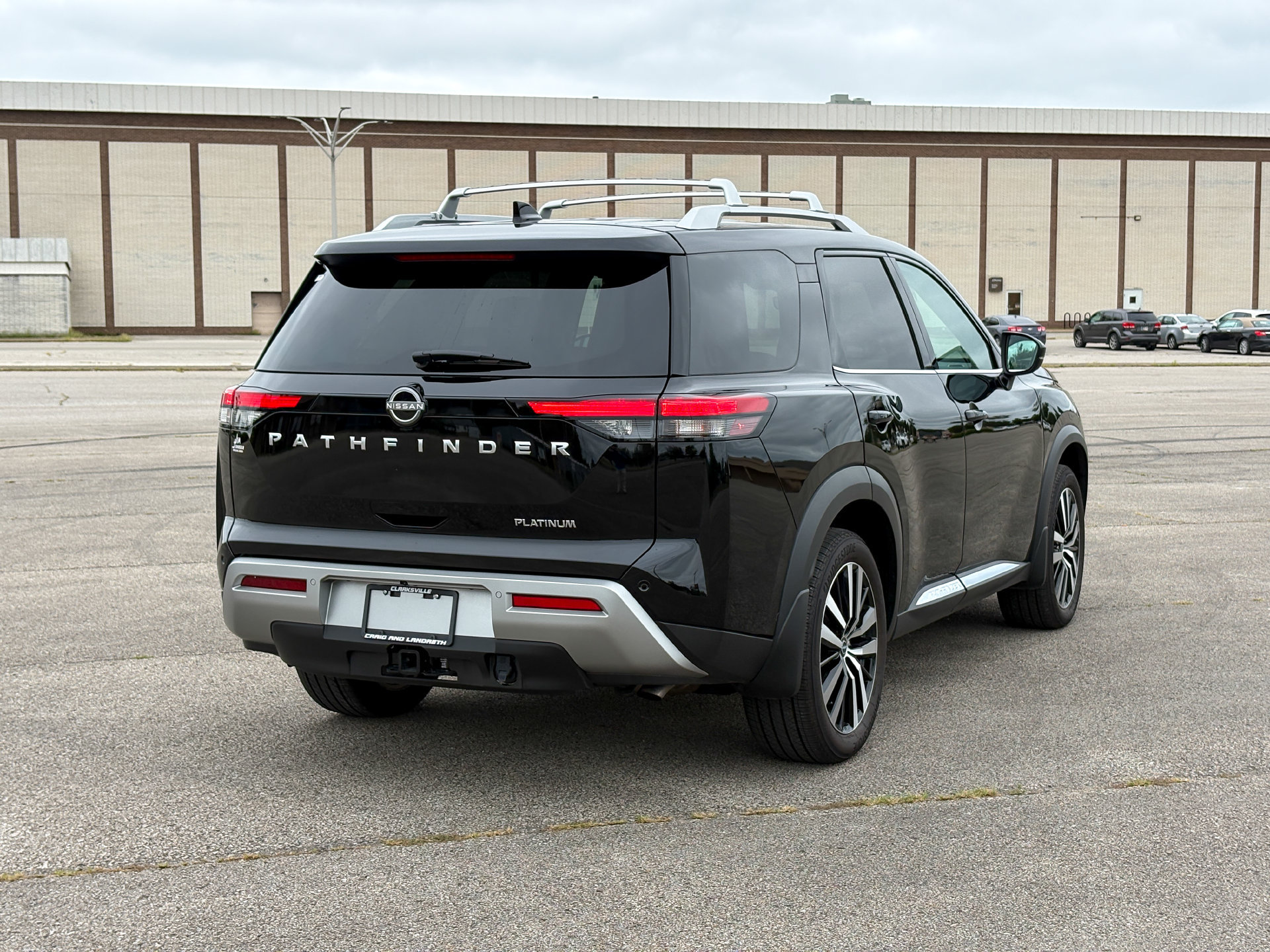 Used 2025 Nissan Pathfinder Platinum FWD image 9