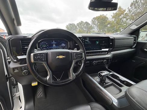 Used 2023 Chevrolet Silverado 1500 LTZ w/ LTZ Convenience Package II AWD/4WD image 14