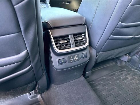 Used 2023 Subaru Outback Limited AWD/4WD image 37