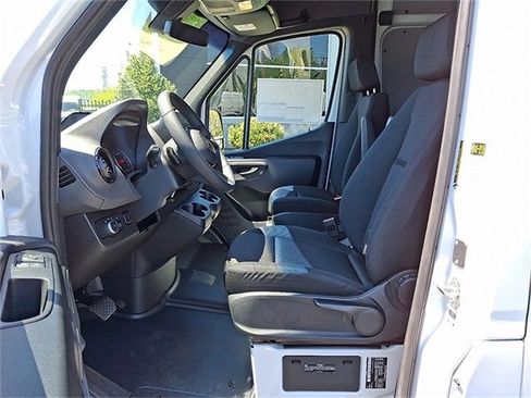 Used 2025 Mercedes-Benz Sprinter 2500 image 12