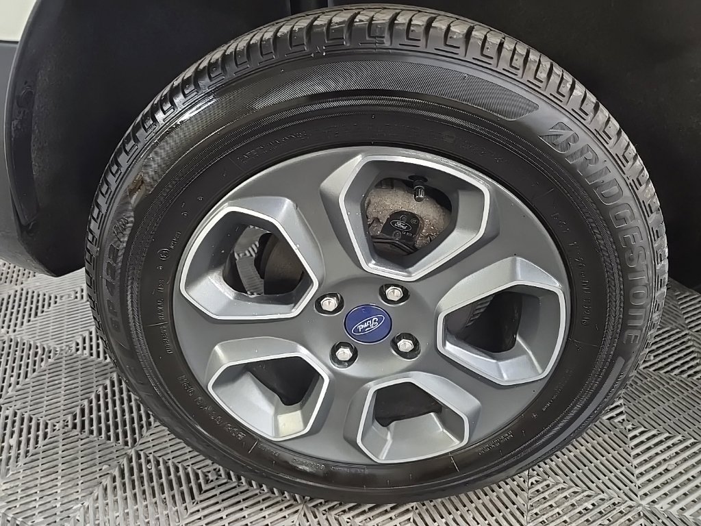 Certified 2020 Ford EcoSport S AWD/4WD image 14