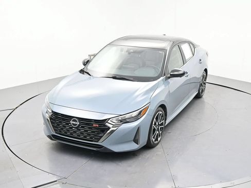 Used 2025 Nissan Sentra SR w/ SR Premium Package FWD image 20