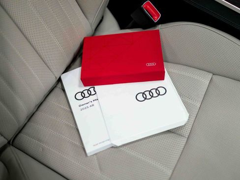 Used 2025 Audi A8 L 3.0T AWD/4WD image 76