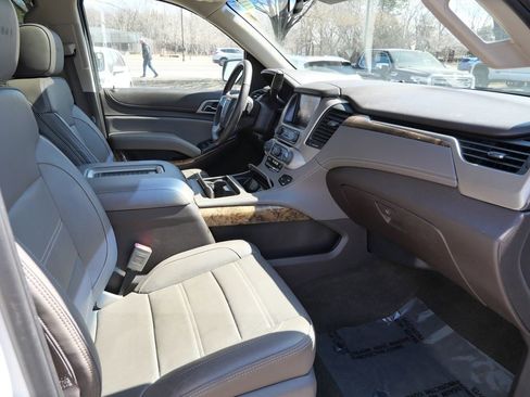 Used 2016 GMC Yukon XL Denali w/ Open Road Package AWD/4WD image 17